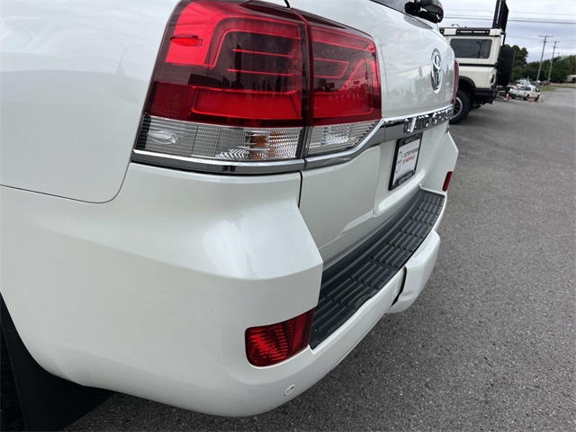 2019 Toyota Land Cruiser Base photo 9