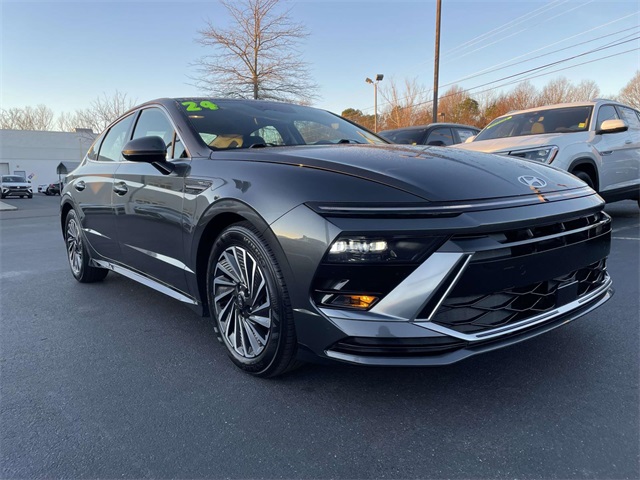 2024 Hyundai Sonata Hybrid SEL's photo