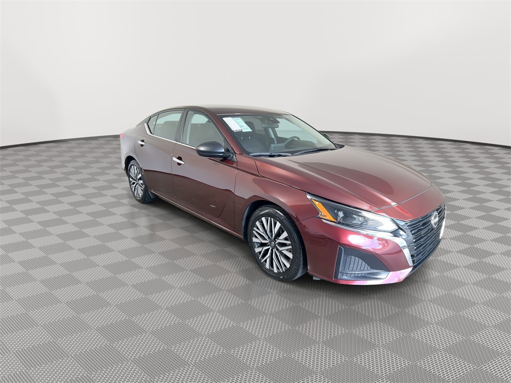 2024 Nissan Altima 2.5 SV photo 2