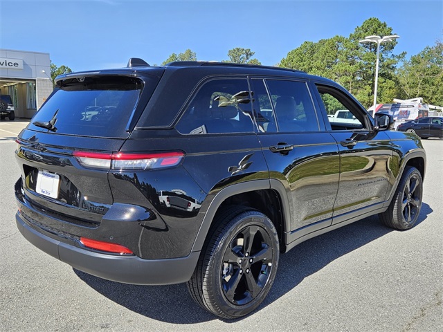 2025 Jeep Grand Cherokee Limited photo 13
