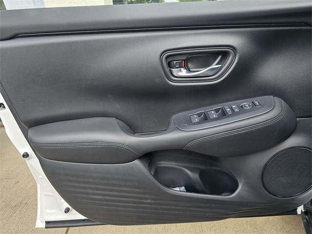 2026 Honda HR-V LX photo 10