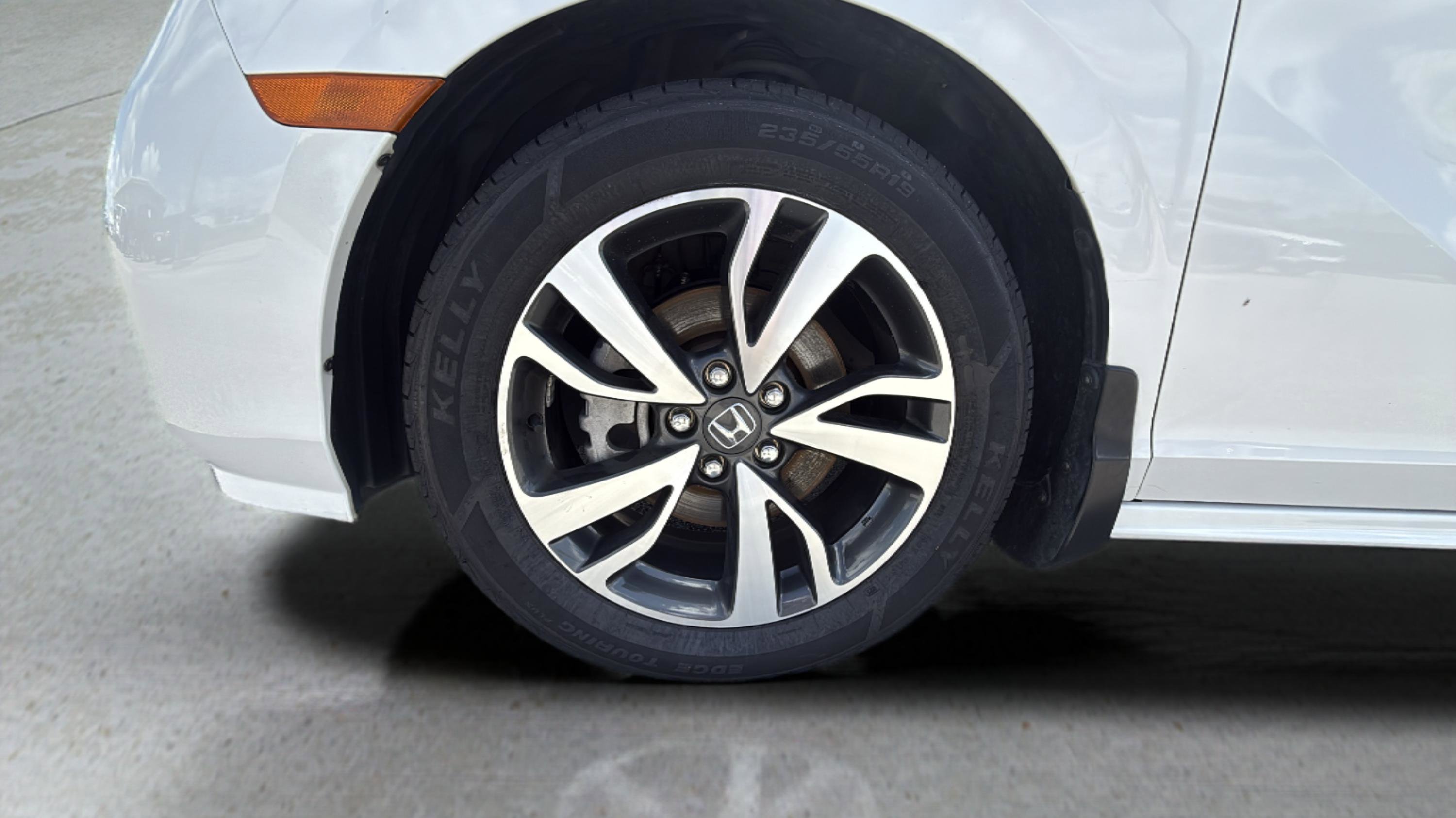 2023 Honda Odyssey Touring photo 18