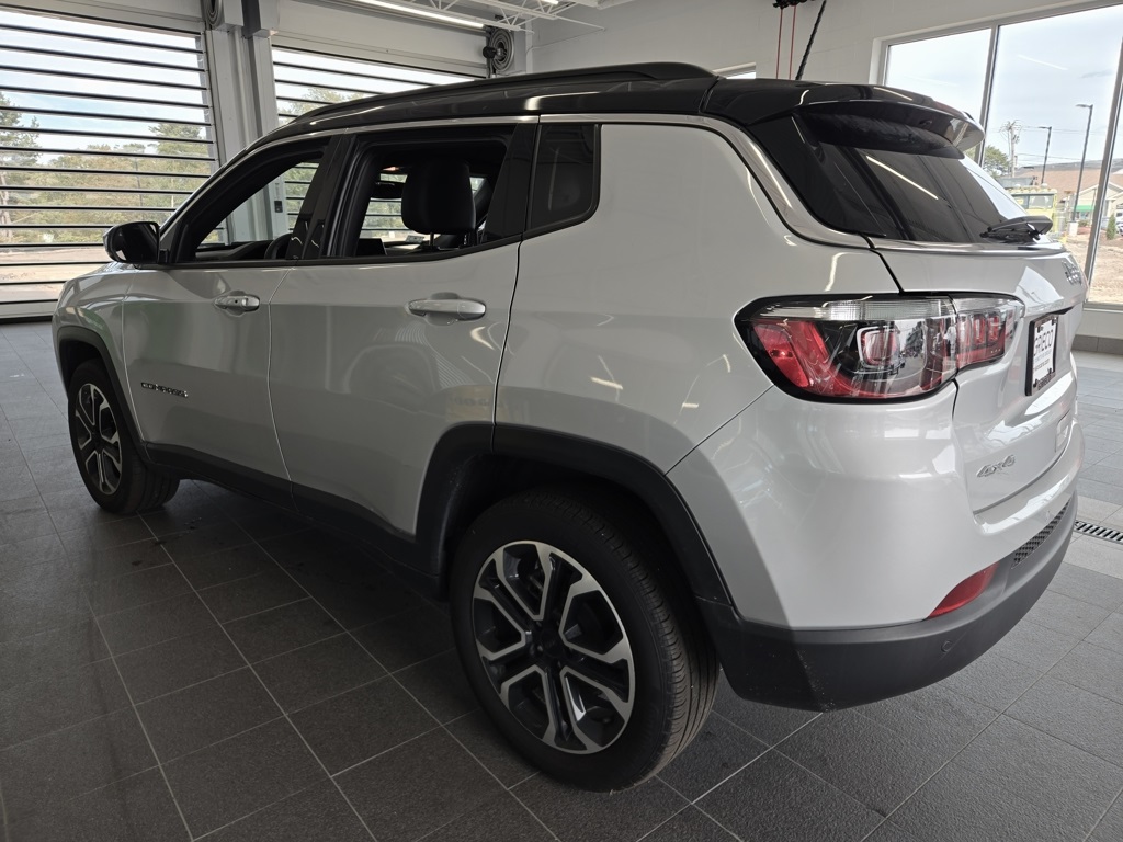 2024 Jeep Compass Limited photo 17