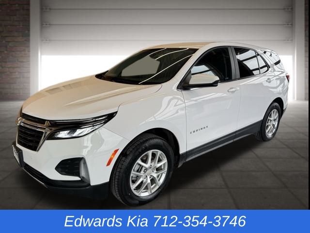 2022 Chevrolet Equinox LT's photo