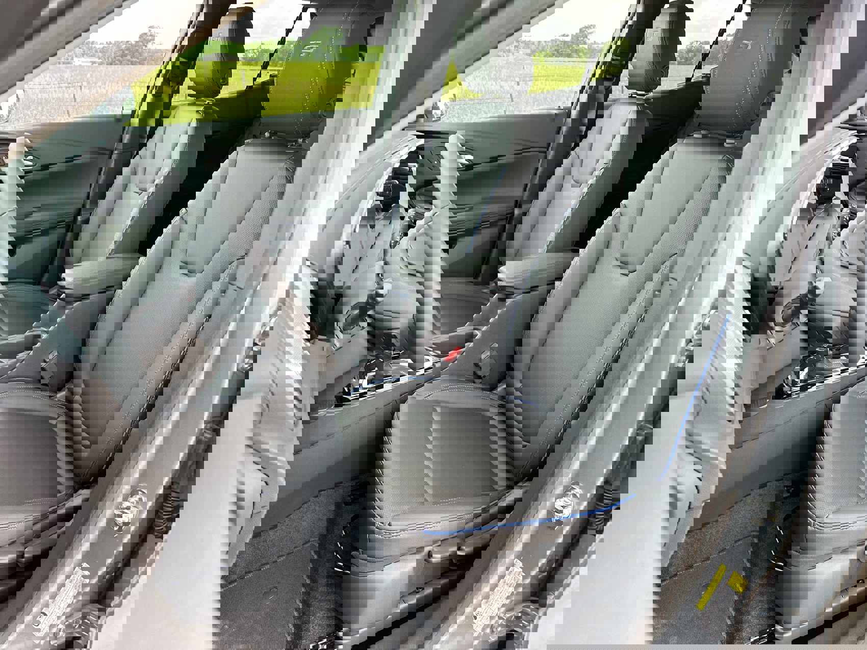 2025 Buick Encore GX Sport Touring photo 15