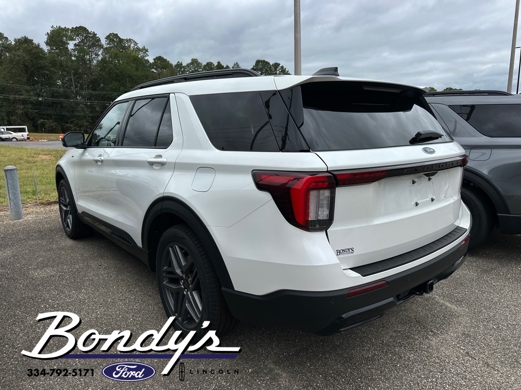 2025 Ford Explorer ST-Line photo 11
