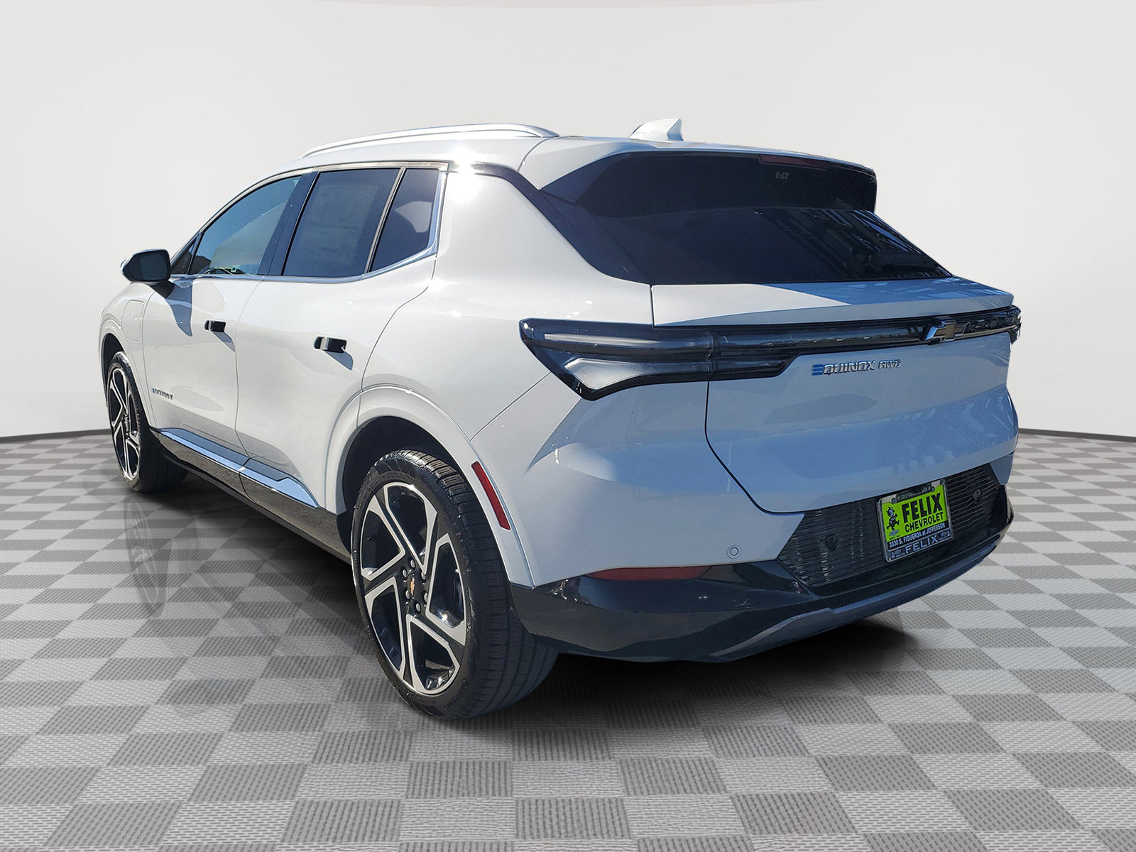 2026 Chevrolet Equinox EV 1LT photo 4