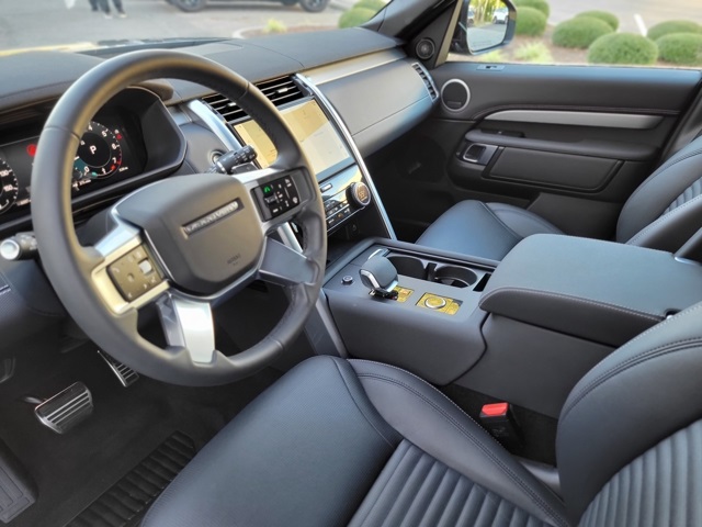 2024 Land Rover Discovery SE photo 25