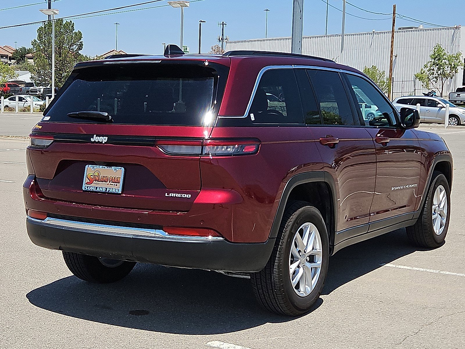 2025 Jeep Grand Cherokee Laredo X photo 4