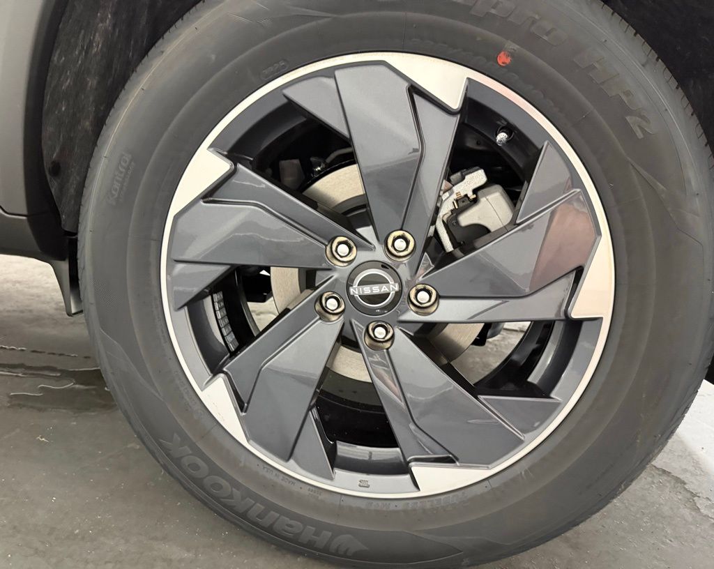 2026 Nissan Rogue SV photo 12