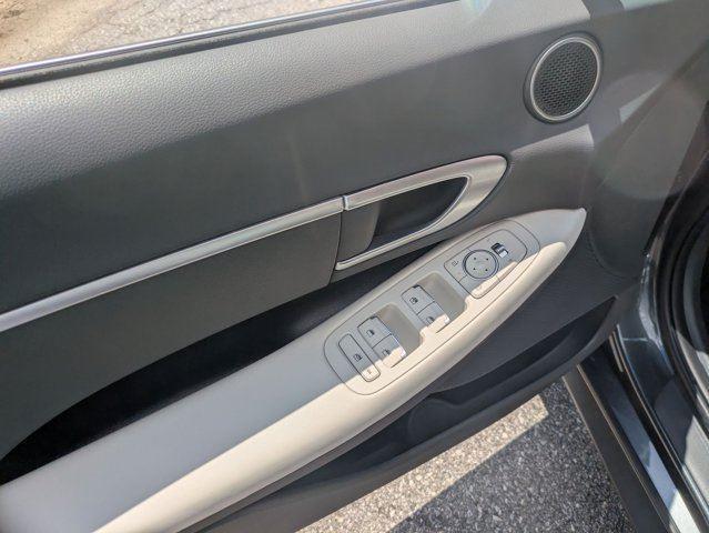 2025 Hyundai Sonata SE photo 12