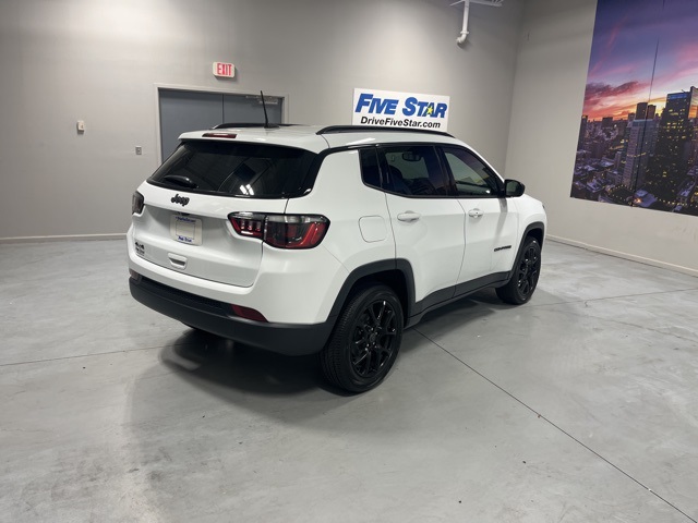 2026 Jeep Compass Latitude photo 4
