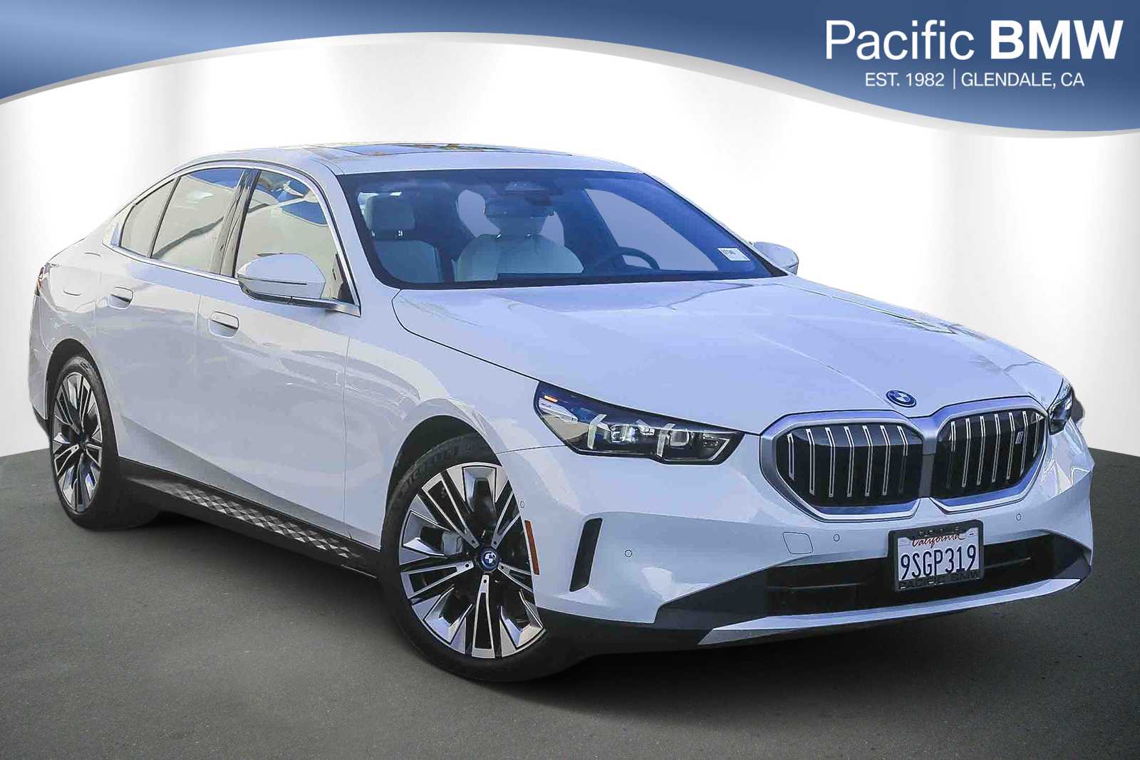 2025 BMW i5 40's photo