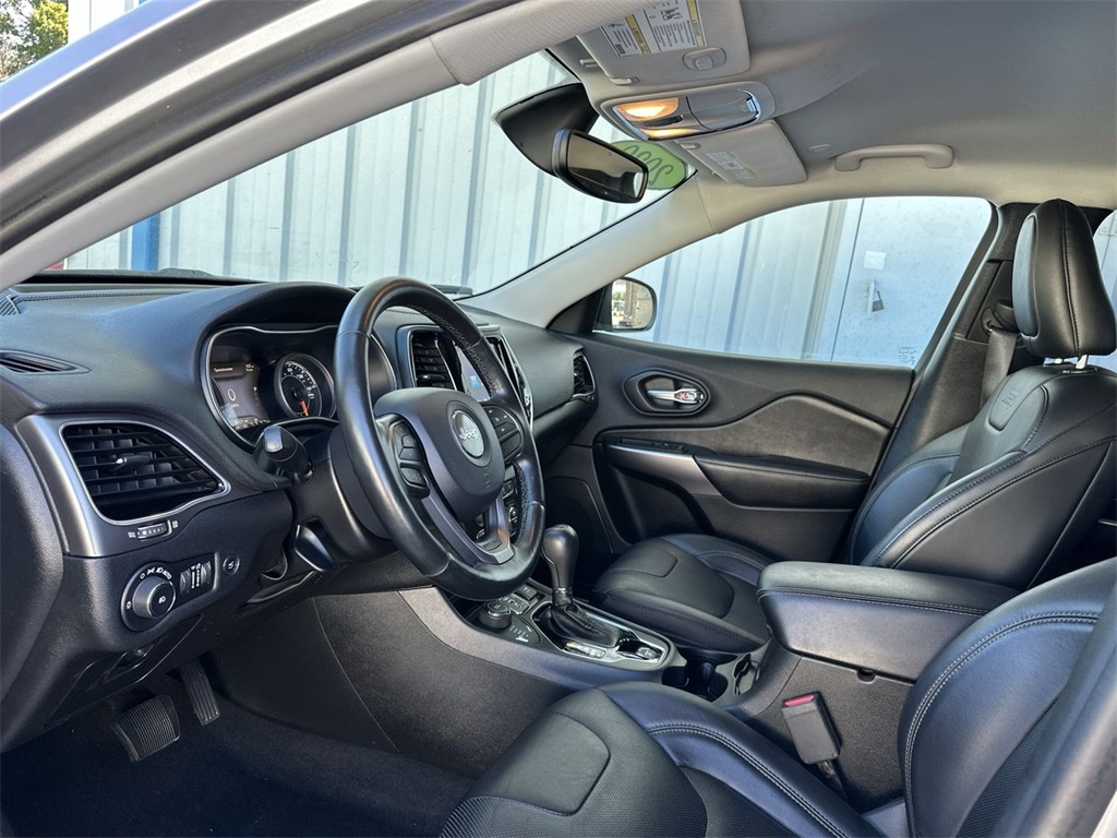 2020 Jeep Cherokee Limited photo 16