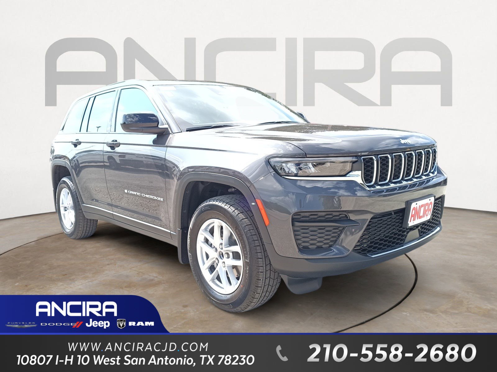 2025 Jeep Grand Cherokee Laredo's photo