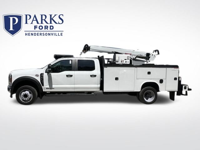 2024 Ford F-550 Super Duty Chassis Cab XL's photo