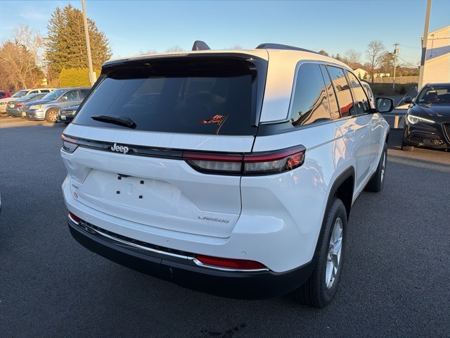 2025 Jeep Grand Cherokee Laredo X photo 4