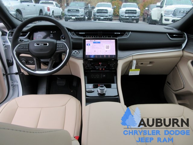 2025 Jeep Grand Cherokee Limited photo 5