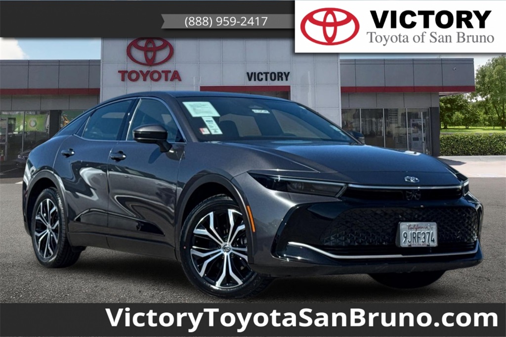 2024 Toyota Crown XLE's photo