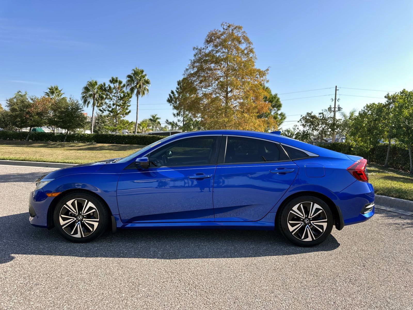 2018 Honda Civic EX-T photo 3