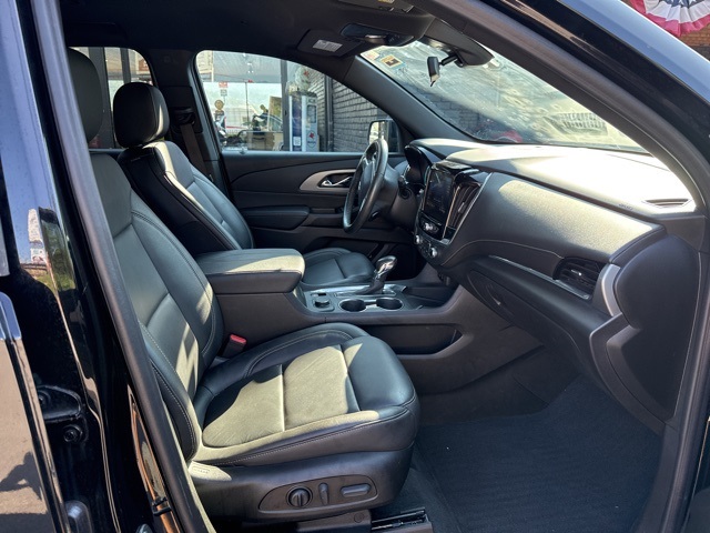 2022 Chevrolet Traverse Leather photo 16