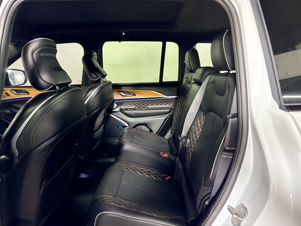 2022 Jeep Grand Cherokee Summit photo 14