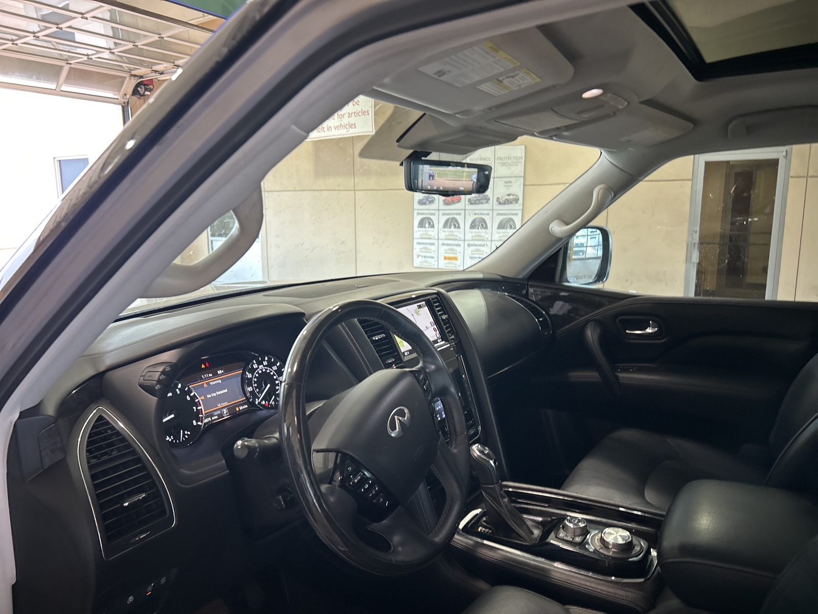2021 Infiniti QX80 Luxe photo 15