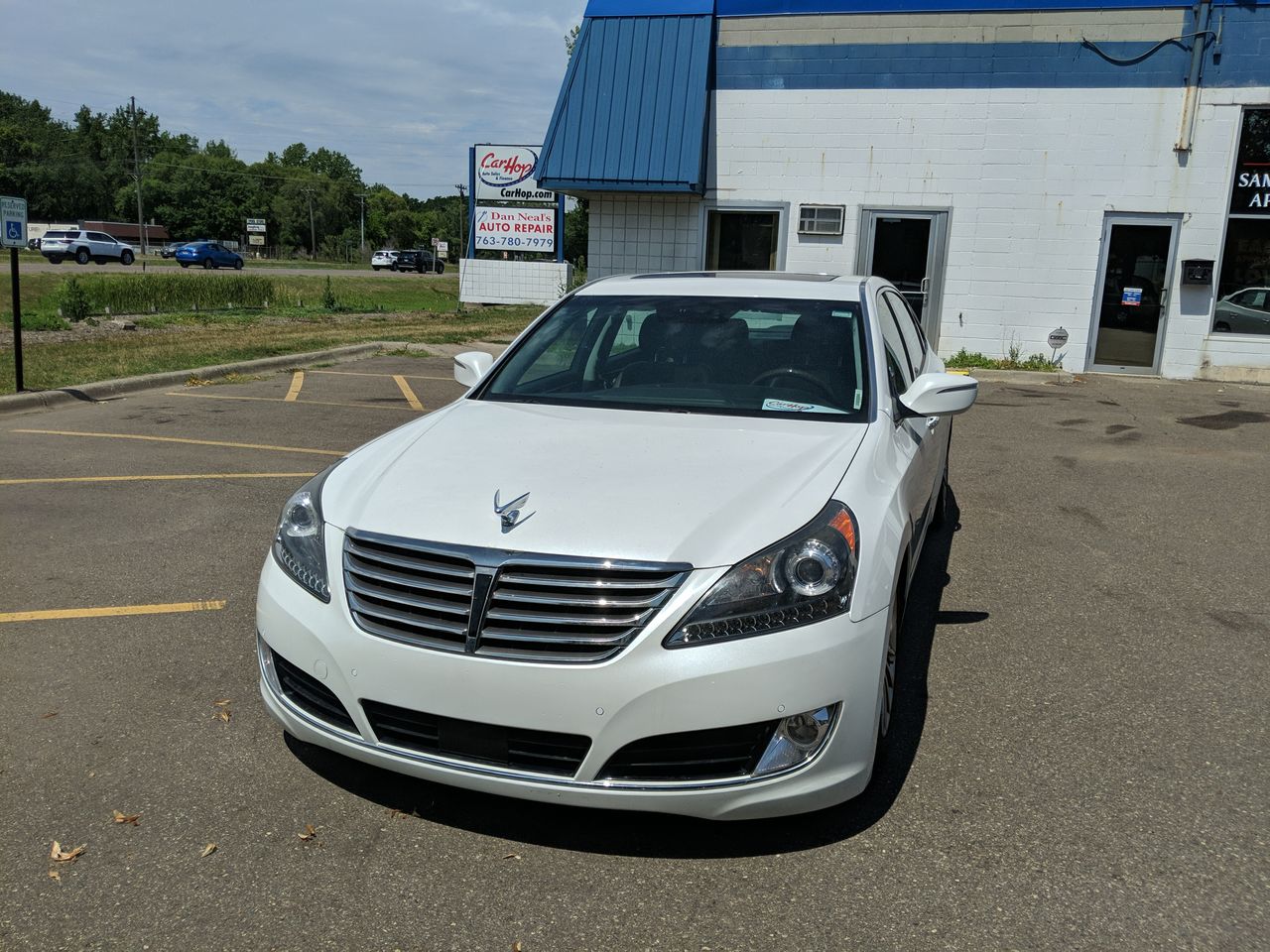 Used 2014 White Hyundai Signature image 1