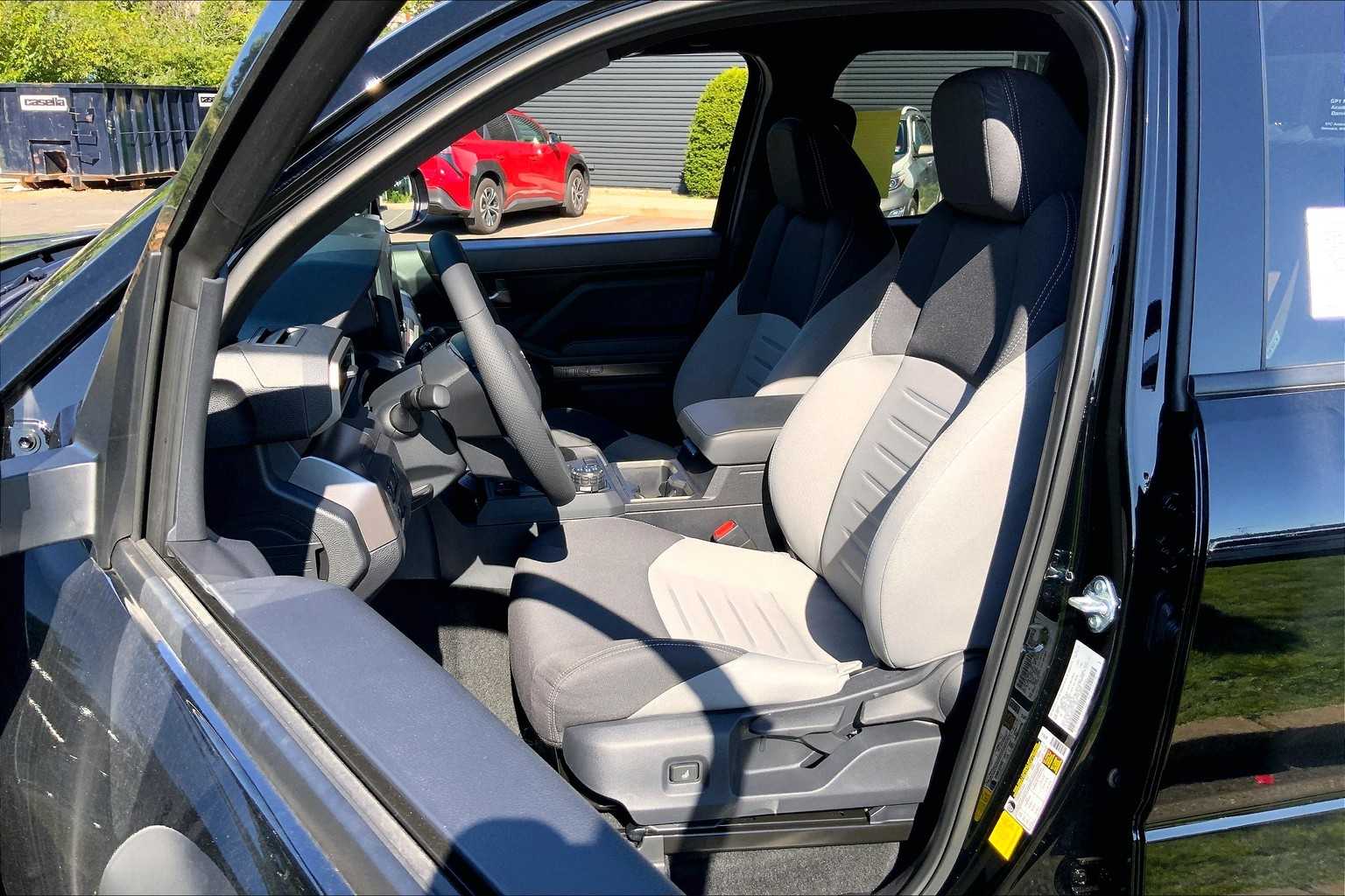 2025 Toyota Tacoma TRD Off-Road 4x4 Double Cab photo 9