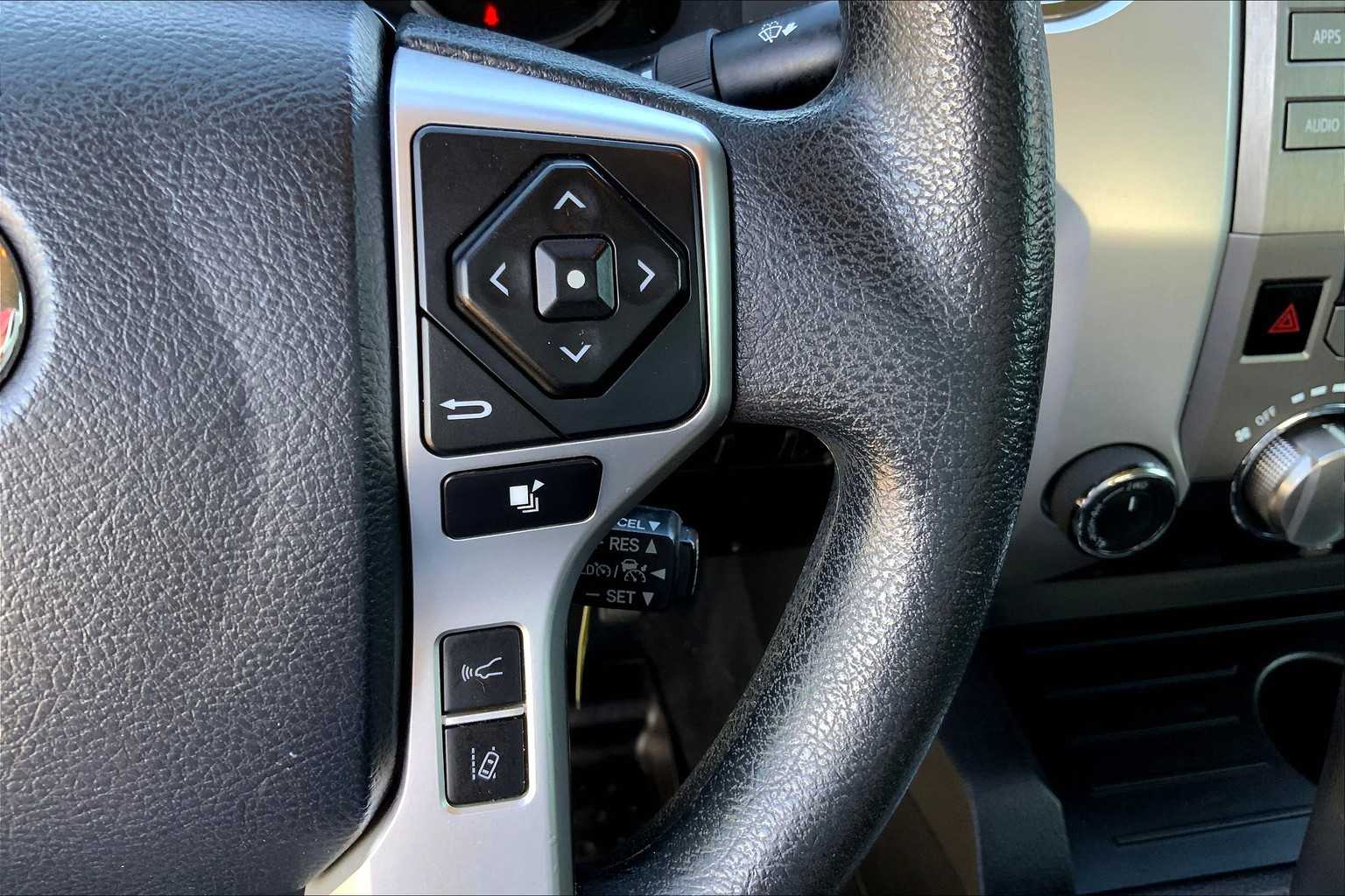 2018 Toyota Tundra SR5 photo 22