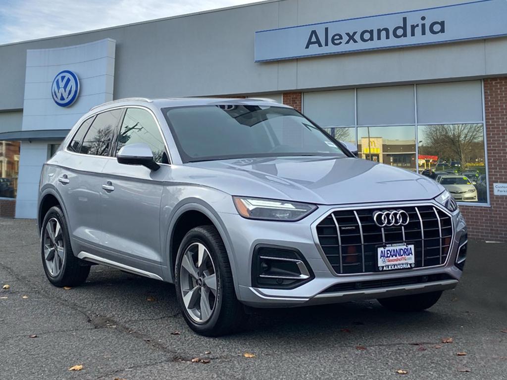 2023 Audi Q5 Premium Plus's photo