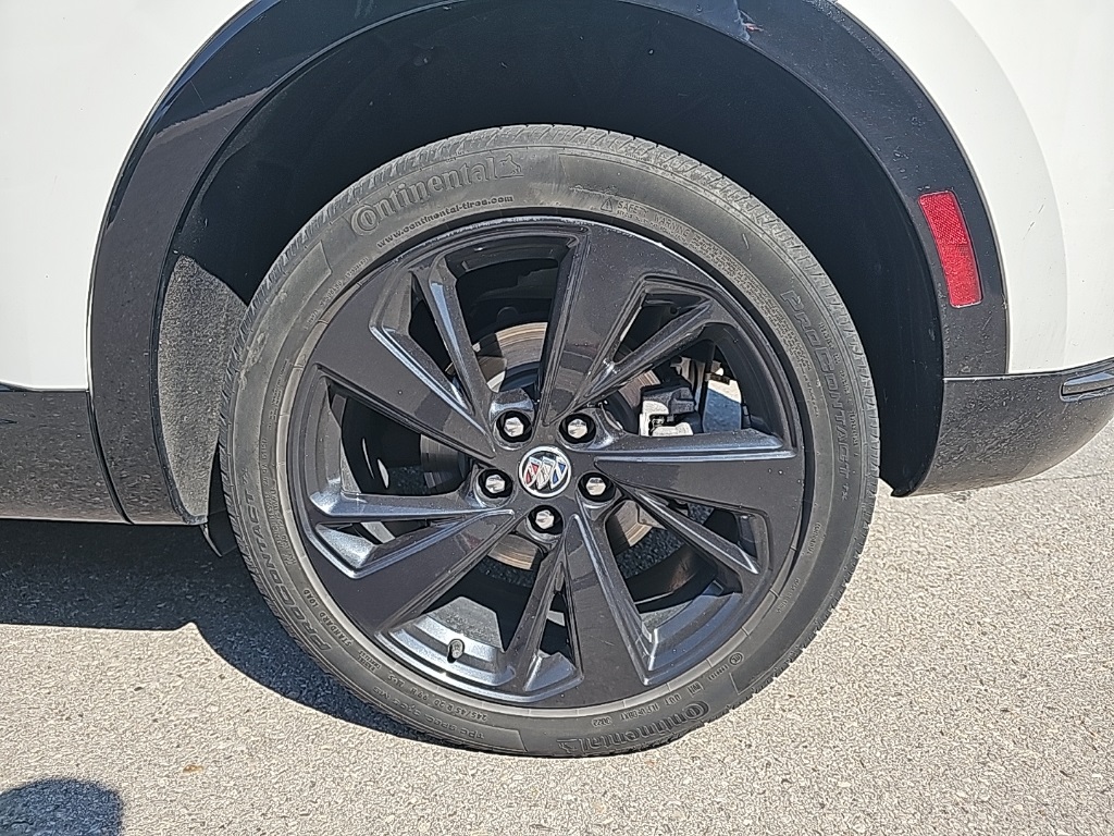 2023 Buick Envision Essence photo 26