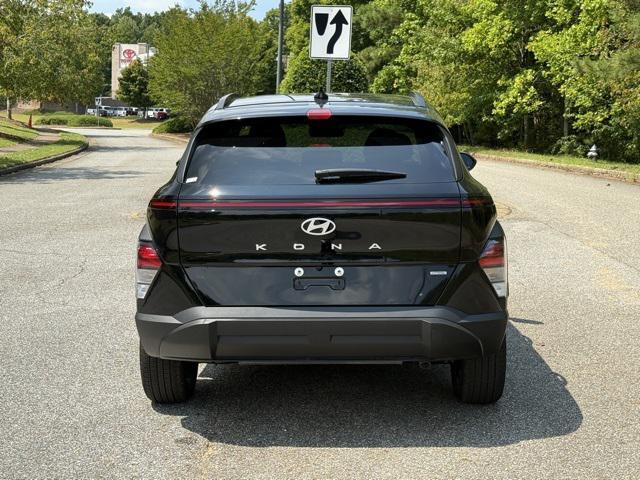 2025 Hyundai Kona SEL photo 2