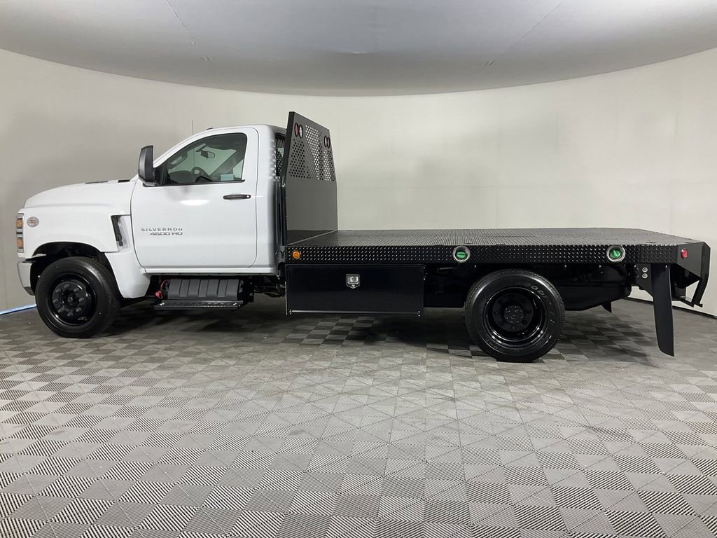 2024 Chevrolet Silverado 4500HD Work Truck photo 3