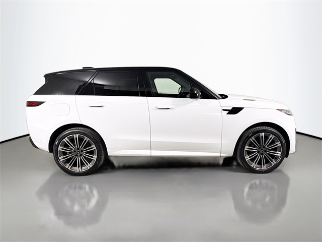 2025 Land Rover Range Rover Sport SE photo 4