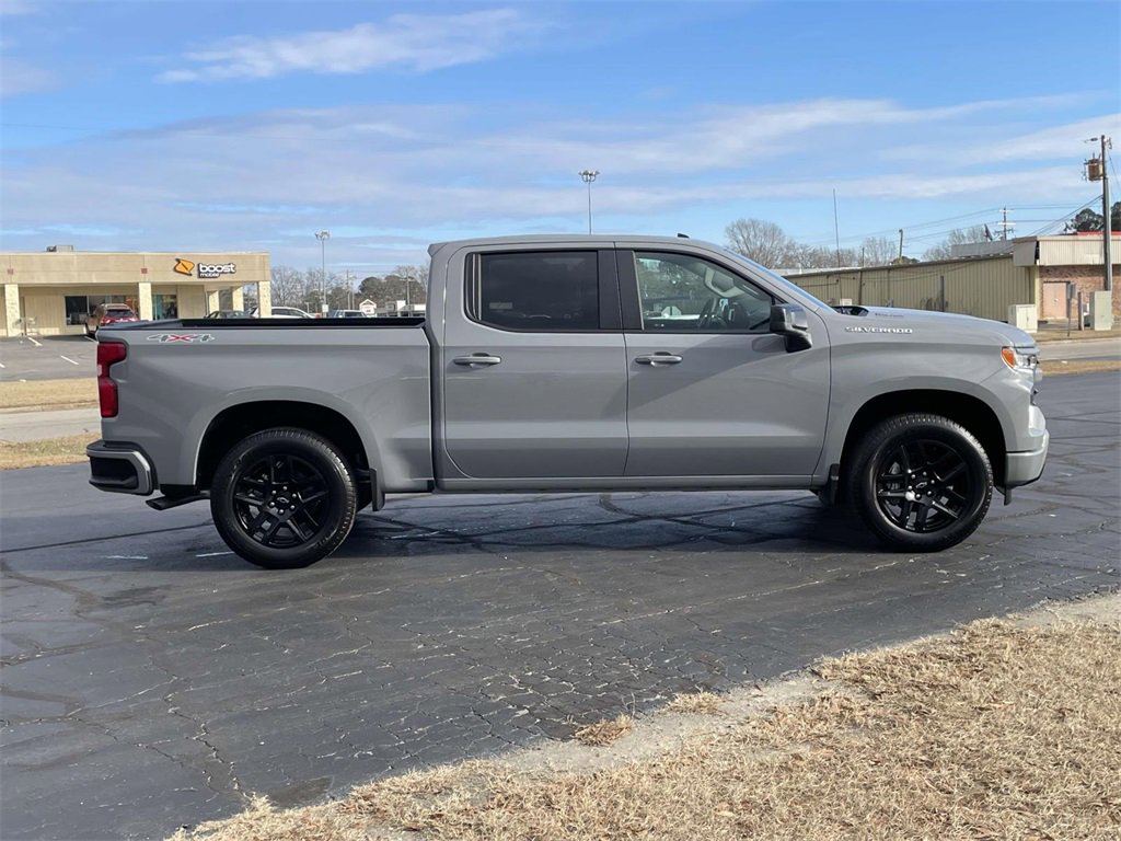2025 Chevrolet Silverado 1500 RST photo 2