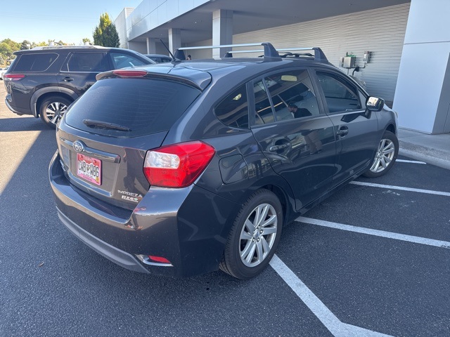 2016 Subaru Impreza 2.0i Premium photo 3