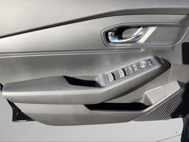 2025 Honda Accord LX photo 14