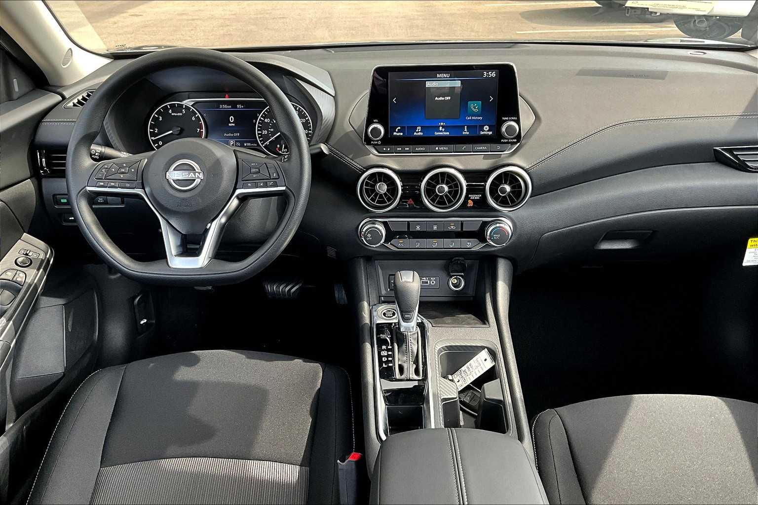 2025 Nissan Sentra SV photo 5