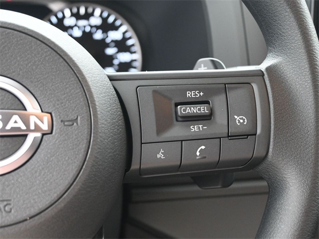 2025 Nissan Pathfinder S photo 2