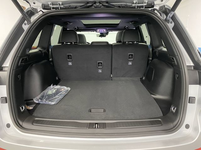 2025 Jeep Grand Cherokee Limited photo 13