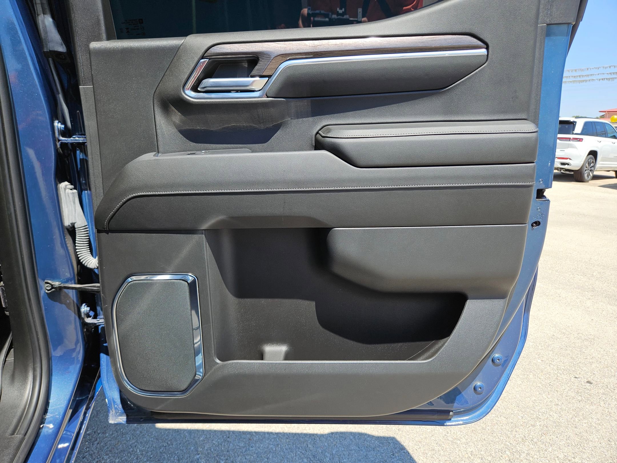 2024 Chevrolet Silverado 1500 LTZ photo 26