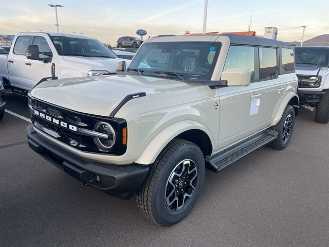 2025 Ford Bronco Outer Banks photo 2