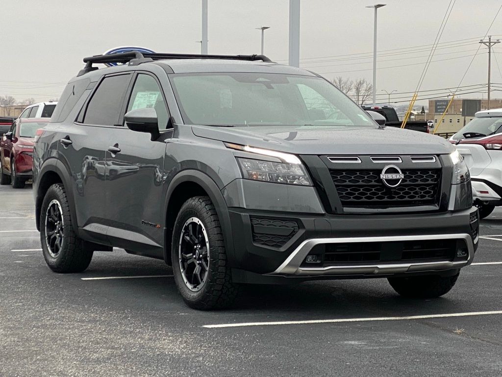 2025 Nissan Pathfinder Rock Creek photo 2