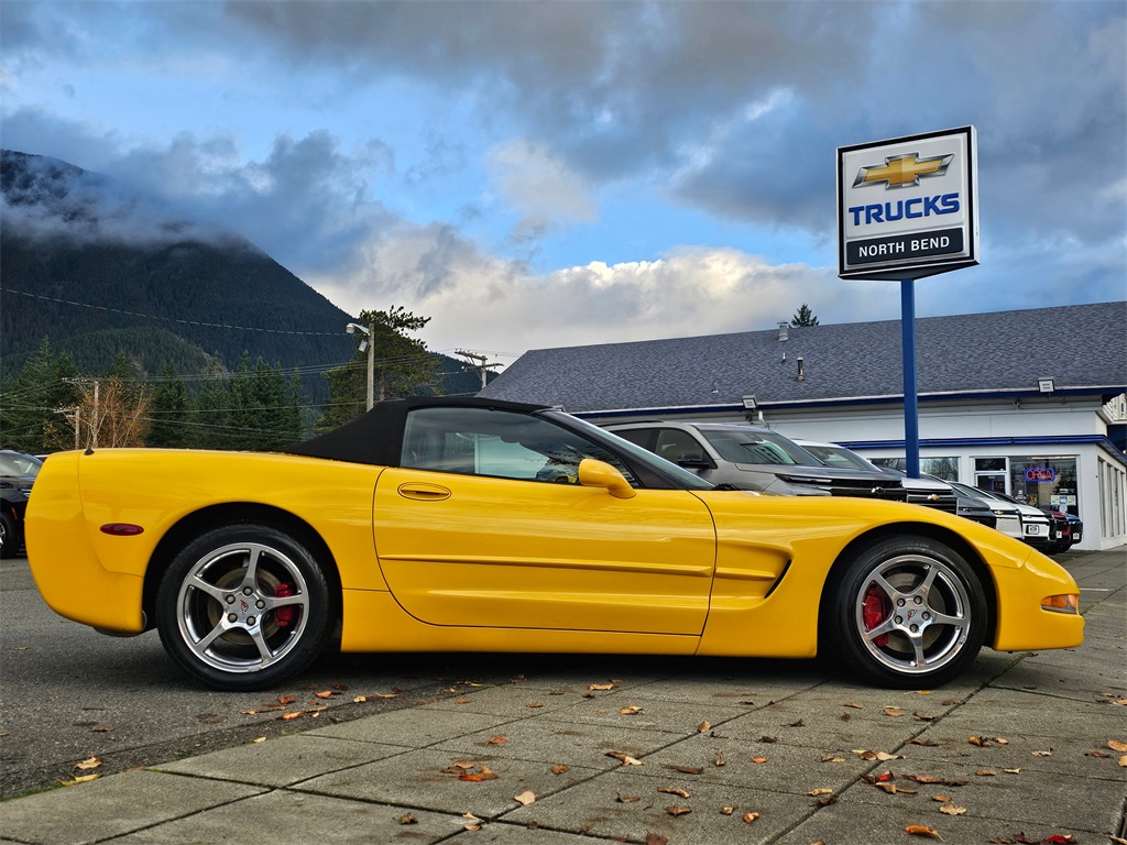 2001 Chevrolet Corvette Base photo 4