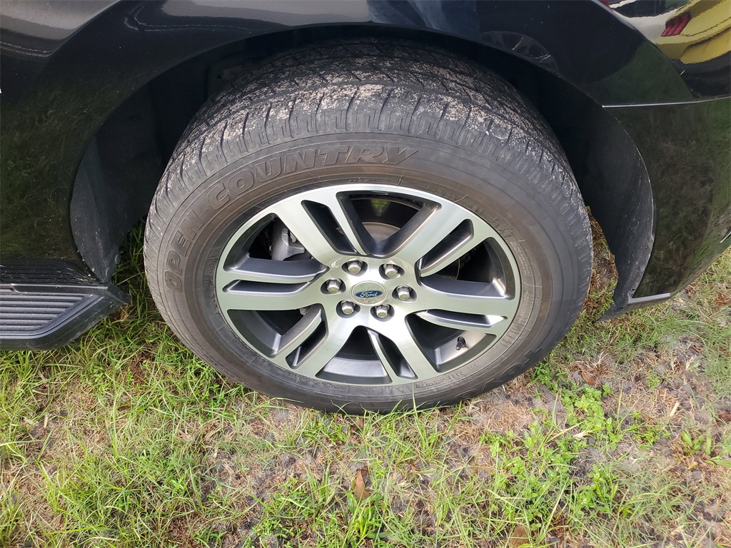 2024 Ford Expedition MAX Limited photo 2