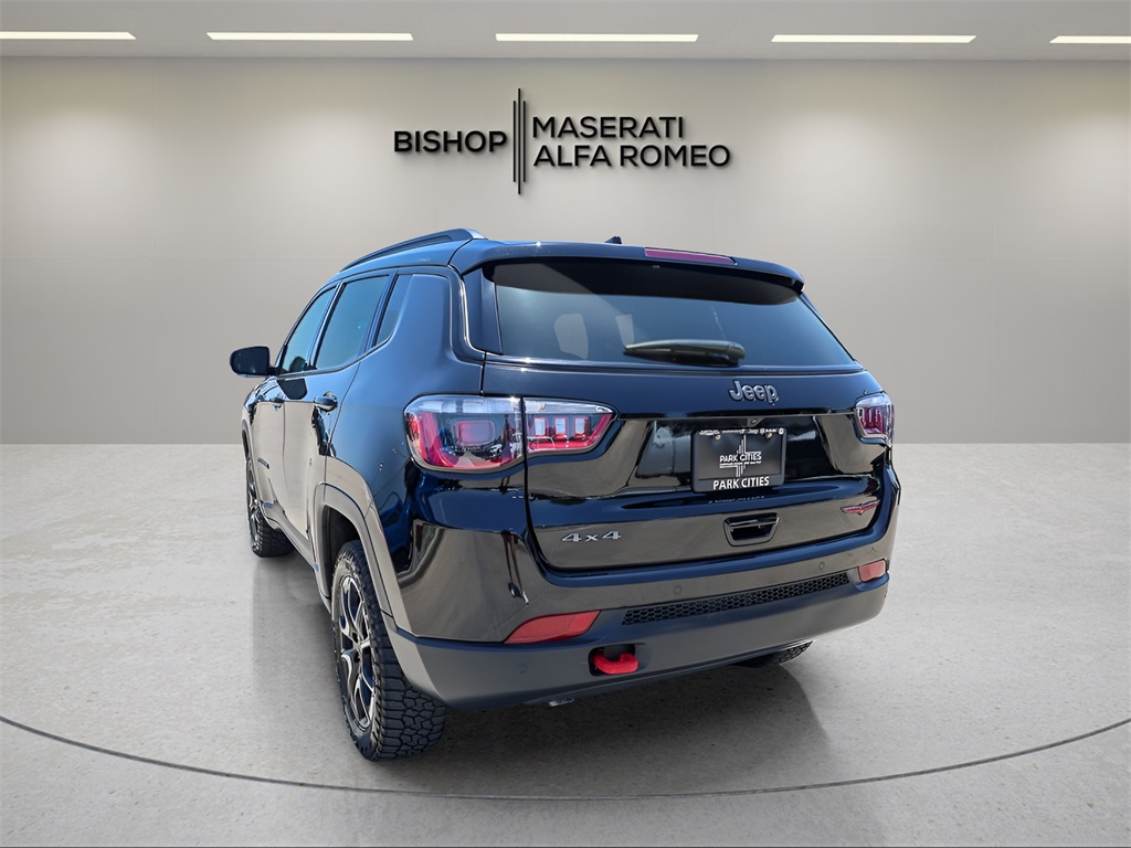 2024 Jeep Compass Trailhawk photo 4