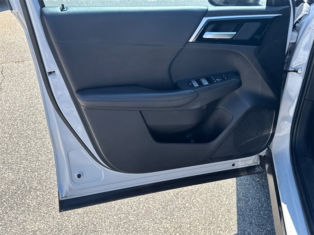 2023 Mitsubishi Outlander SE Black Edition photo 10