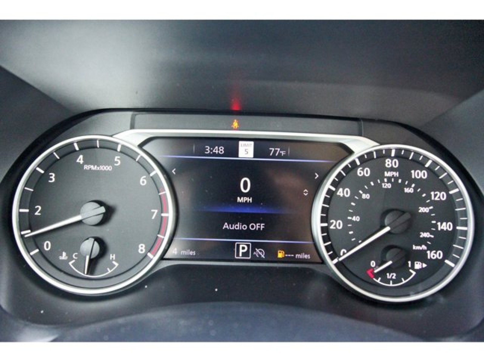 2025 Nissan Sentra SR White at Robbins Nissan