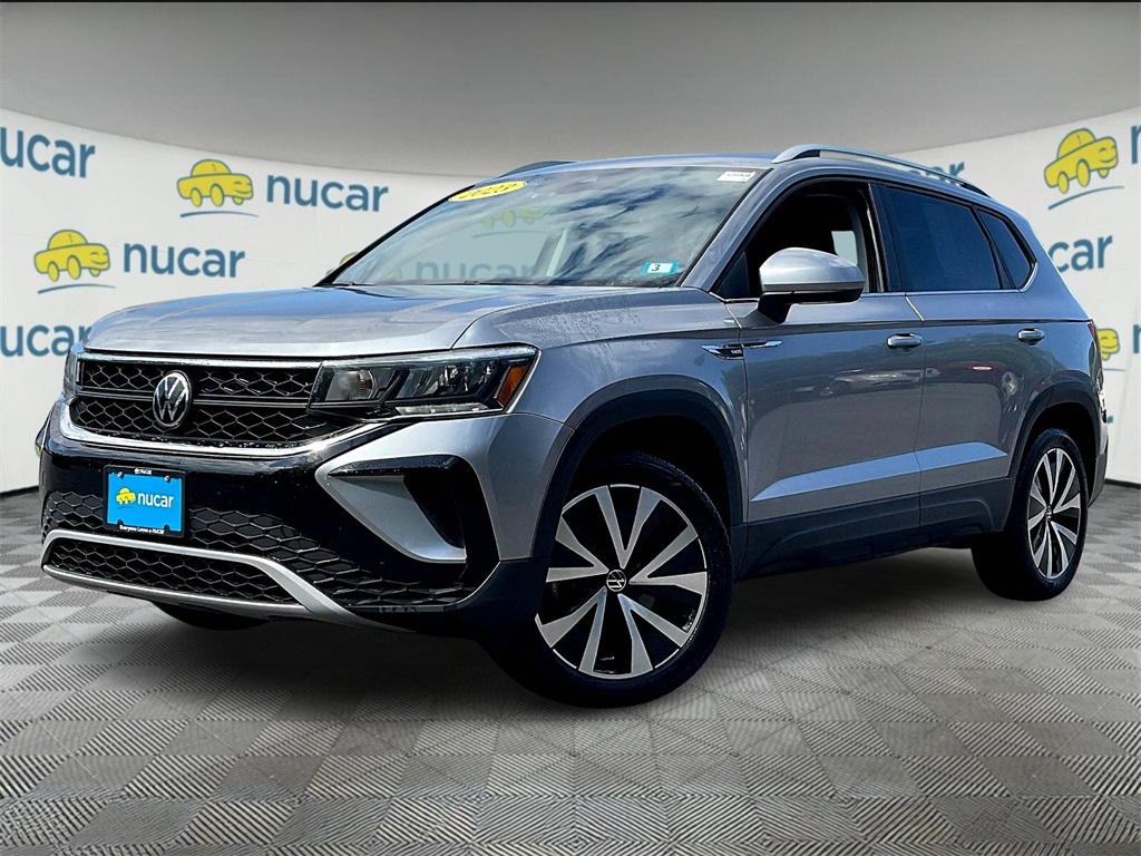 2023 Volkswagen Taos SE photo 3